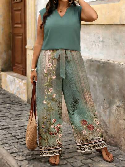 SHEIN VCAY Plus Size Women's Solid V-Neck Top And Floral Print Wide Leg Pants Casual 2-Piece Set, Suitable For Vacation Outfit