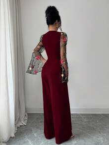 Rafferiza 2026春夏新款优雅简约长袖刺绣网纱拼接修身腰部金属纽扣连体裤（女款） - 酒紅色 - 查看 2