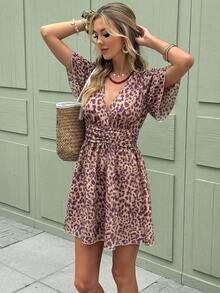 Solivie 女士豹纹重叠V领荷叶袖短款休闲连衣裙 - 棕色 - 查看 3