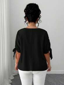 Elenzga Blus Wanita Ukuran Besar Elegan dengan Desain Bahu Terbuka, Leher Bulat, Ruffle, Tali Pengikat, dan Lengan Setengah, serta Hiasan Mutiara. - Hitam - View 2