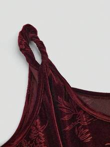 Sweetra Đầm mini dáng chữ A xếp ly, eo xoắn, chất liệu nhung dập nổi, cỡ lớn. - Màu Đỏ Sâu - Xem 3