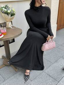 SHEIN EZwear 大码黑色高领长款休闲连衣裙，适合约会、外出和通勤，秋冬季百搭之选 - 黑色 - 查看 1