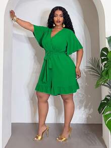 Slaydiva Bộ đồ liền thân cỡ lớn thanh lịch dành cho nữ mùa Xuân/Hè 2026, thích hợp cho tiệc sinh nhật, lễ tốt nghiệp, sinh viên, đi chơi hàng ngày, kiểu dáng cơ bản đa năng, thường ngày, kỳ nghỉ, hàng mới về đầu xuân, lễ hội âm nhạc Xuân/Hè, Ngày Valentine, Lễ Phục Sinh, mùa cưới, mùa lễ hội, kỳ nghỉ biển, thường ngày, thanh lịch cỡ lớn, đi làm, mặc hàng ngày, trang phục công sở, kỳ nghỉ, tiệc tùng, du thuyền, tụ họp, phong cách cơ bản, hẹn hò hàng ngày, sản phẩm bán chạy, bộ đồ liền thân màu xanh lá cây công sở dành cho nữ, kiểu dáng rộng rãi, cổ chữ V và viền bèo. - màu xanh lá - Xem 8