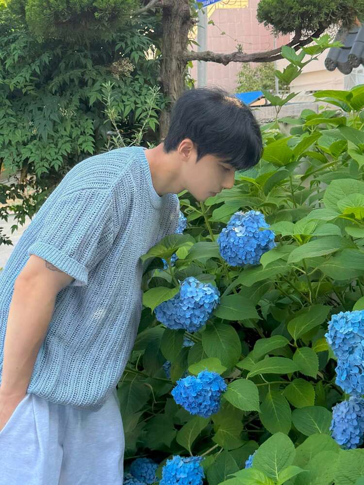 Men's Blue Round Neck Knit Short Sleeve Top, Summer