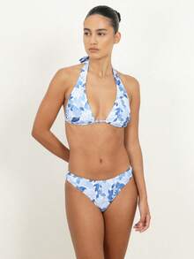 KSTM Bộ bikini hai mảnh cổ yếm dành cho nữ, gồm áo tam giác in hoa và quần bikini cạp trễ. - Màu xanh lam - Xem 1