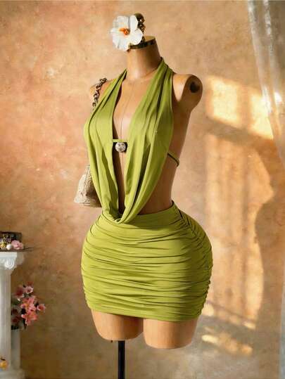 Solea Vida Conjunto de 2 piezas con top halter sin espalda con decoración de concha metálica + minifalda fruncida, conjunto de verano para vacaciones