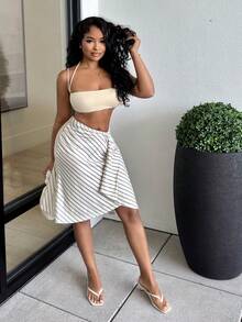 Alexandranx 女士时尚优雅黄色条纹不对称超低腰条纹斜膝紧身喇叭裙，适合度假和日常穿着 - 黃色 - 查看 1