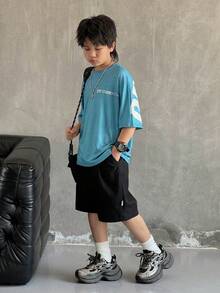 SHEIN Little Byeori 男童休闲韩版宽松大字母印花圆领短袖T恤，适合通勤、上学、日常休闲、运动、春夏穿着 - 藍色 - 查看 3