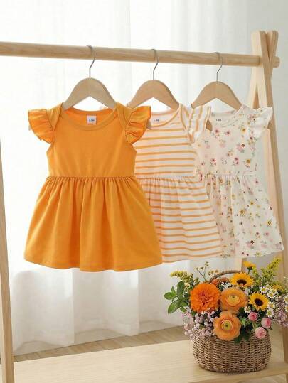 SHEIN 3件套夏季新生女宝宝连衣裙套装，荷叶袖设计+褶皱，碎花印花/黄色条纹/纯黄色，甜美清新风格，柔软舒适，适合新生儿的可爱日常服装