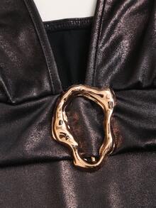 Sweetra Nuevo top de tirantes de tela elástica con hebilla metálica brillante, chaleco ajustado con escote en V y espalda descubierta, estilo streetwear Y2K para fiestas, color marrón café - Negro - Ver 4