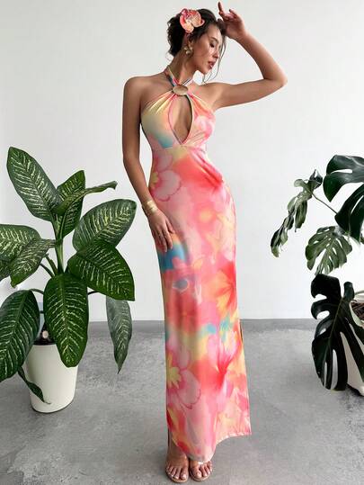 RiviMae 女士中长款印花连衣裙，弹力针织面料，挂脖系带，金色金属不对称搭扣装饰。性感露背女装