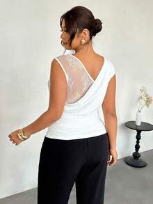 Firerie 女士优雅简约浪漫精致时尚度假新款日常通勤不对称蕾丝拼接荷叶边白色T恤上衣，春夏款 - 白色 - 查看 2