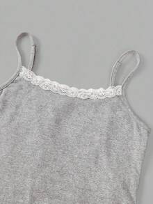 SHEIN Girlism Bộ đồ mặc nhà thường ngày cho bé gái tuổi teen: áo hai dây ôm sát viền ren và quần ống rộng kẻ sọc. - Xám - Xem 3