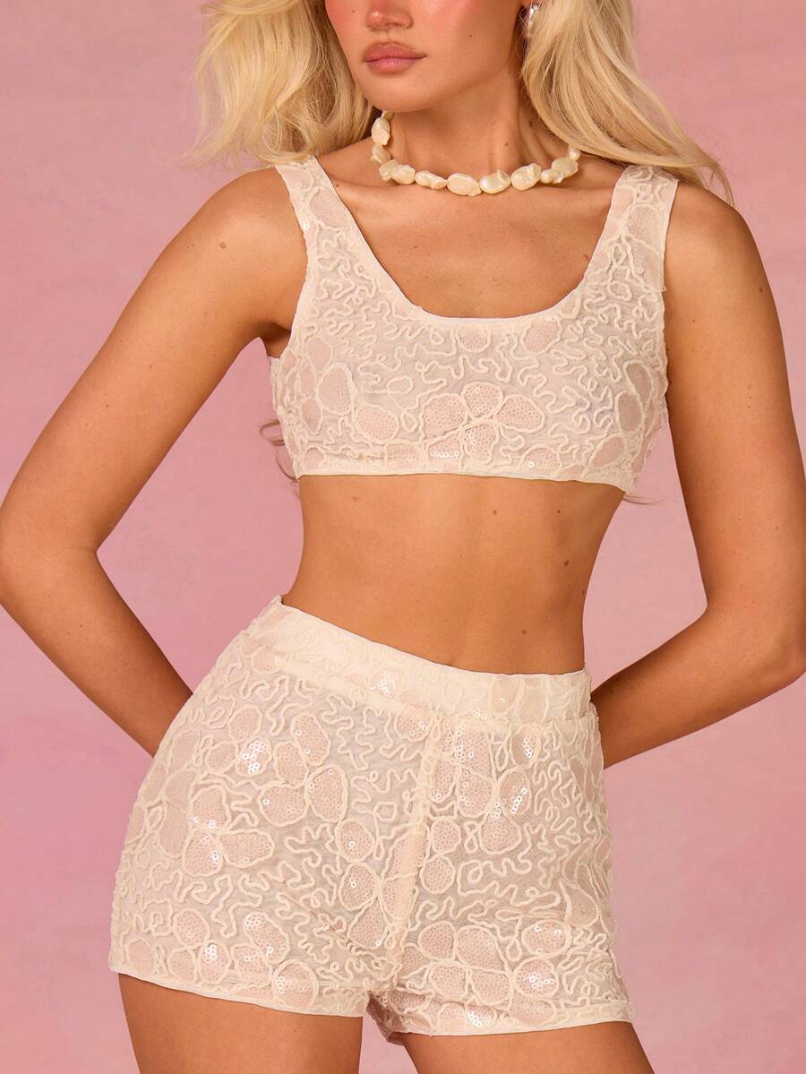Athîral Conjunto de 2 piezas de top corto de tirantes y shorts casual de vacaciones con bordado de lentejuelas para mujer - Blanco - Ver 1