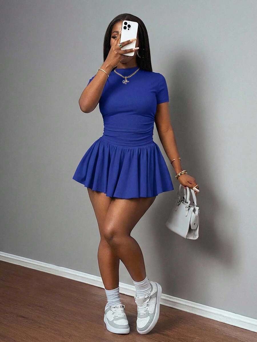 Slaydiva 新款春夏休闲基础款运动风两件套，简约圆领短袖褶裥短款T恤，搭配前后短款中长款伞裙，浅灰色腋下条纹针织面料。 - 寶藍色 - 查看 1