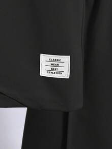 SHEIN Mirajuku 2件套青少年男童贴花装饰圆领短袖T恤和短裤休闲套装 - 黑色 - 查看 5
