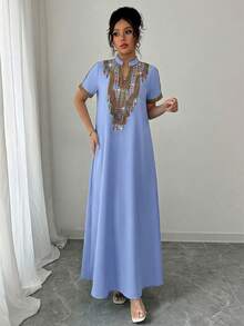 Rafferiza Đầm dài dáng rộng cổ tàu thêu họa tiết tương phản màu sắc, đính đá lấp lánh dành cho nữ. - Xanh da trời - Xem 3