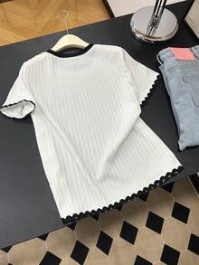 SHEIN Franclia 女士白色T恤，黑色滚边，绣马图案，优雅针织上衣，夏季套装 - 白色 - 查看 2