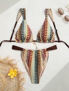 SHEIN Swim 大码女士两件式泳衣套装，采用特殊面料，搭配椰树金属吊坠，可调节肩带，时尚性感，适合海滩、泳池、度假、沙滩派对等场合。 - 彩色 - 查看 1