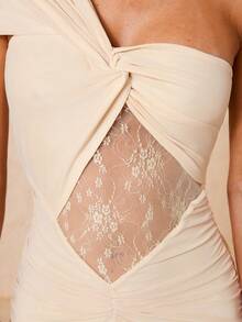 Lumalex 不对称露肩扭结柔软舒适网纱透视蕾丝镂空腰部修身连衣裙 - 黃色 - 查看 11