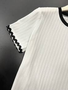 SHEIN Franclia 女士白色T恤，黑色滚边，绣马图案，优雅针织上衣，夏季套装 - 白色 - 查看 6