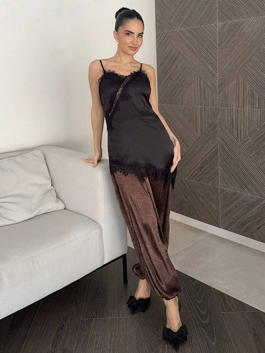 Marta Soriano 女士性感蕾丝吊带背心，缎面扭结不对称下摆露脐上衣，百搭叠穿单品 - 黑色 - 查看 1