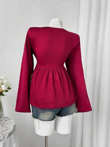 Sweetra Kaos Lengan Panjang Seksi Slim Fit dengan Desain V-Neck Model Twist Terbaru untuk Musim Semi/Panas - Burgundy - View 2