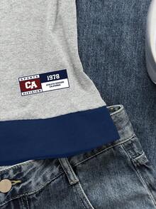 Camiseta gráfica casual con corte en el hombro con números y letras para adolescentes, uso versátil diario - Gris - Ver 3