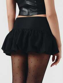 OverBlushhh Rok Mini Wanita Model Balon Pinggang Rendah Hitam dengan Detail Pita Gaya Y2K, Rok Mini Pinggang Rendah dengan Hem Bergelombang untuk Pesta Musim Panas dan Festival Musim Semi. - Hitam - View 2