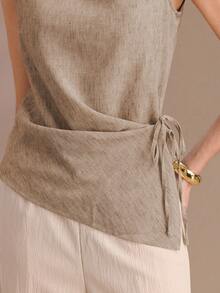 Uhlyne Áo kiểu nữ không tay buộc dây bên hông, kiểu dáng thanh lịch, thích hợp mặc đi chơi, đi nghỉ mát và đi làm. - Màu be - Xem 3