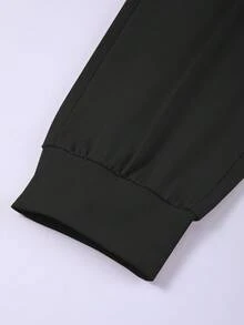 Manfinity Homme 2件組男士休閒日常字母圖案短袖T恤與短褲，夏季兩件套慢跑運動服套裝男裝 - 灰色 - 查看 5