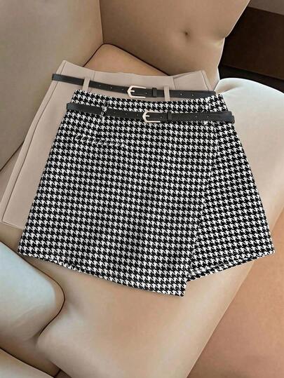 GlowEve CURVE Plus Size Women's Elegant Sexy Shorts, Versatile For Vacation, Commute, Casual, Party, Afternoon Tea, Cocktail, Black