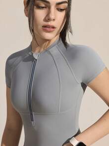 Exploreva 女士纯色拉链半开襟休闲日常户外连体衣 - 灰色 - 查看 5