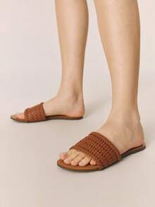 Styleloop Stylish Woven Sandals With Flat Bottom, Comfortable Mule Sandals, Holiday Style Sandals, Flat Sandals, Beach Sandals Holiday Travel Essential Boho Cowgirl Outfit Coachella - Camel - View 5