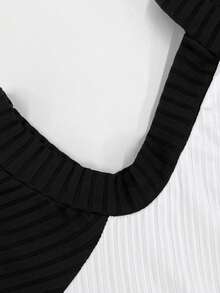 GlowEve CURVE Camiseta elegante de manga corta con escote irregular, hombros descubiertos y contraste de color, de moda y elegante para tallas grandes - Blanco y Negro - Ver 3