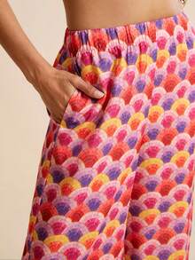 LOTSLUV Women's Fuchsia Ombre Tropical Floral Print Pants, Vacation Style, Spring/Summer - Hot Pink - View 7