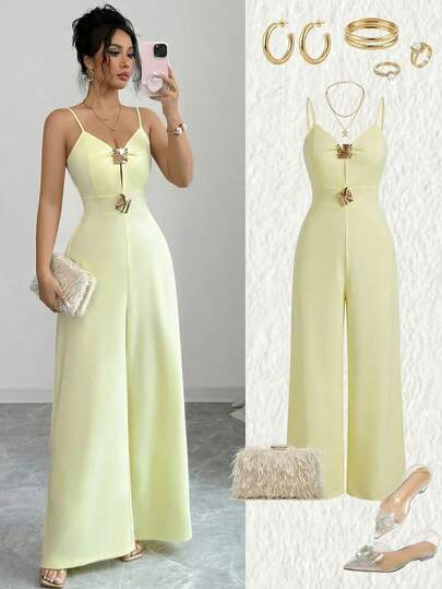 SHEIN Elenzya Áo liền quần nữ cổ chữ V xếp ly, trang trí kim loại, khoét eo, thanh lịch, thường ngày, phù hợp đi làm, phong cách Pháp đa năng, duyên dáng, thanh lịch, thích hợp đi nghỉ mát, hẹn hò, thời trang đường phố Pháp cổ điển, đa năng cho mùa xuân hè, xếp ly, dây rút, hở lưng, áo hai dây, màu vàng nhạt.