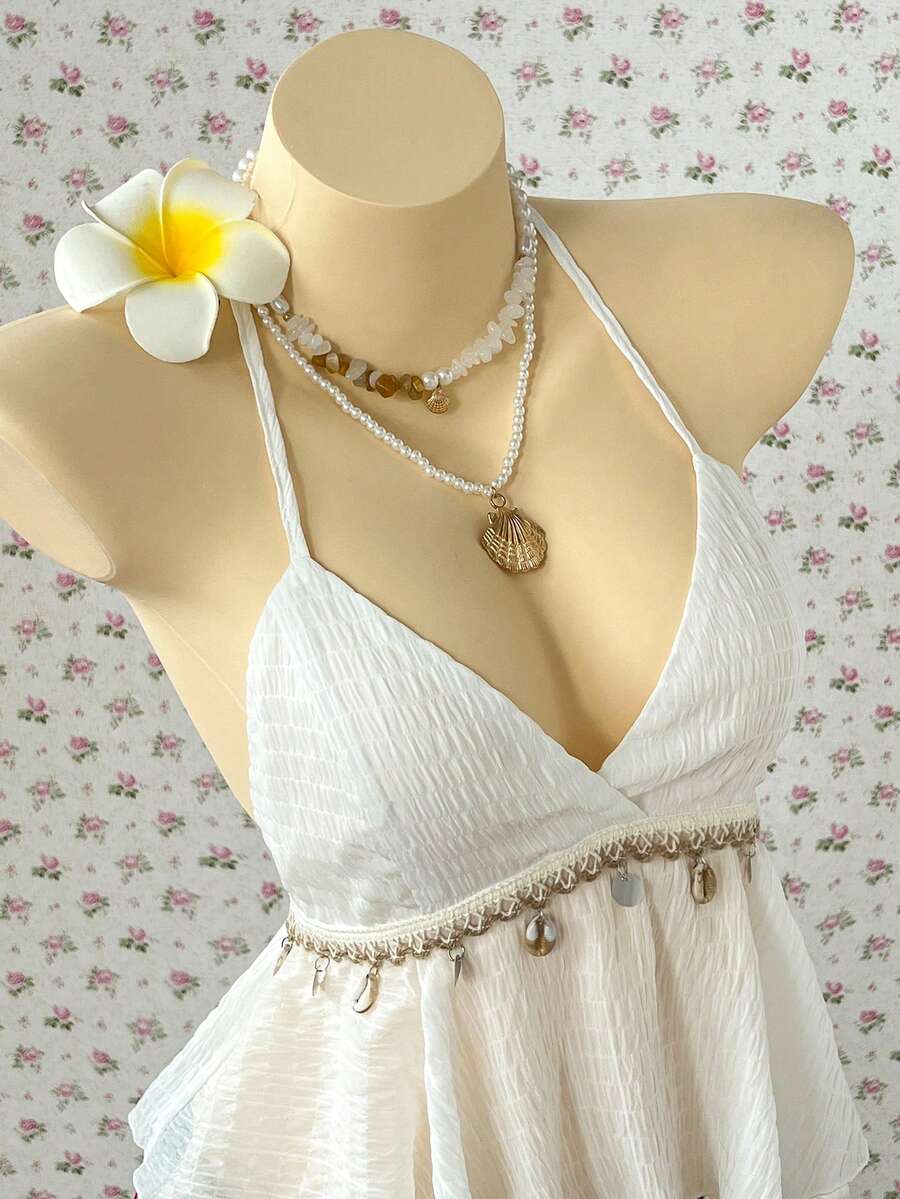 SHEIN Sweet Seashell Decor V-Neck White Camisole Top, Vacation Style - White - View 1
