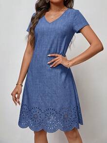 SHEIN Clasi 女士纯色V领短袖镂空下摆休闲宽松连衣裙 - 藍色 - 查看 4