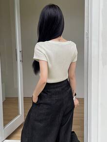 DAZY 女士宽松V领白色休闲商务通勤优雅短袖T恤，适合春夏穿着 - 米色 - 查看 5