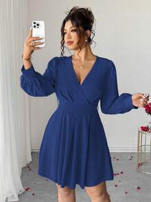 Vestido elegante de manga larga con cuello en V, cintura con lazo y falda acampanada para mujer de talla grande - Azul marino - Ver 7