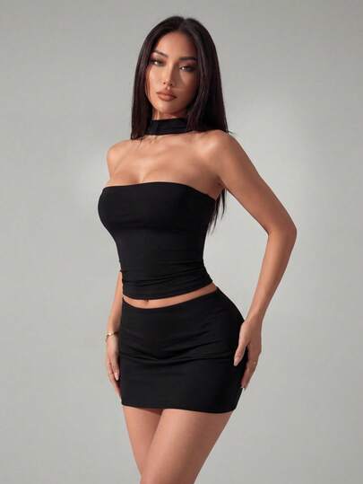 SHEIN PETITE Blusa de tirantes corta slim fit con cuello halter y plisado en color liso para mujer