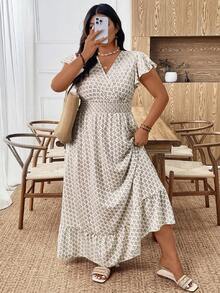 SHEIN CURVE+ Vestido Longo Elástico de Manga Curta com Babados Franzidos, Estampa Floral, Estilo Casual Elegante para Trabalho e Férias, Bestseller de Moda Feminina Versátil e Confortável, Branco, Plus Size - Damasco - Visão 3
