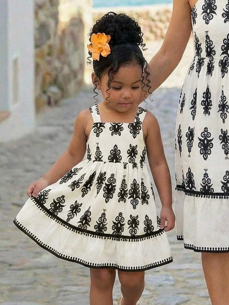 SHEIN 女婴可爱碎花无袖连衣裙，夏季 - 杏色 - 查看 1