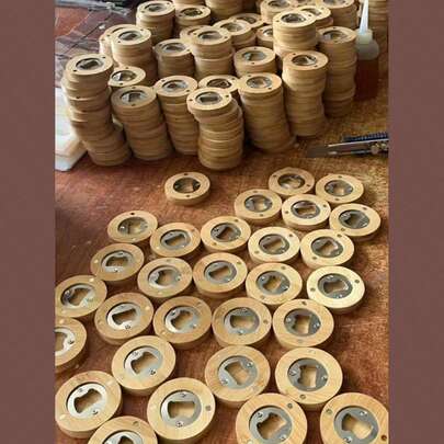 10/20/40个装竹制磁性开瓶器 - 可DIY定制，雕刻或涂漆打造个性化设计，木质冰箱贴，适用于婚礼回礼、复活节圣餐礼物、毕业派对礼物、节日庆典纪念品、家居厨房、家庭聚会 - 自然简约风格，附赠礼品袋，无需电源