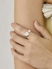 MOTF PREMIUM Pre18k Gold Plated Geometric White Shell Simple Temperament Ring - Yellow Gold - View 2