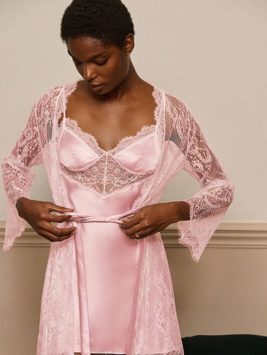 lacRébo Bộ đồ ngủ 2 món phong cách cổ điển gợi cảm gồm áo lót bằng satin và ren cùng áo choàng ren thắt eo. - Hồng - Xem 1