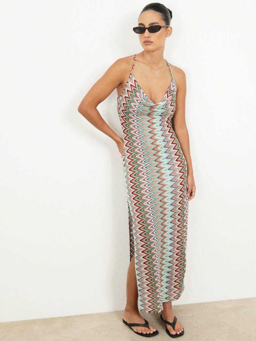 KSTM Đầm maxi cổ yếm in họa tiết zigzag với dây đeo chéo sau lưng và xẻ tà bên hông, lý tưởng cho kỳ nghỉ hè ở bãi biển. - Nhiều màu - Xem 1