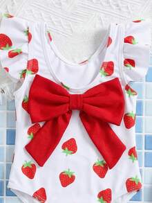 SHEIN 女婴草莓印花露背系带荷叶袖连体泳衣，适合海滩度假、泳池派对、沙滩派对 - 彩色 - 查看 3