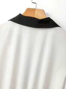 GlowEve CURVE 大码女式优雅撞色拼接衬衫领短袖连衣裙，单排扣金属纽扣腰部A字中长连衣裙，适合休闲、通勤和日常穿着 - 黑色 - 查看 4